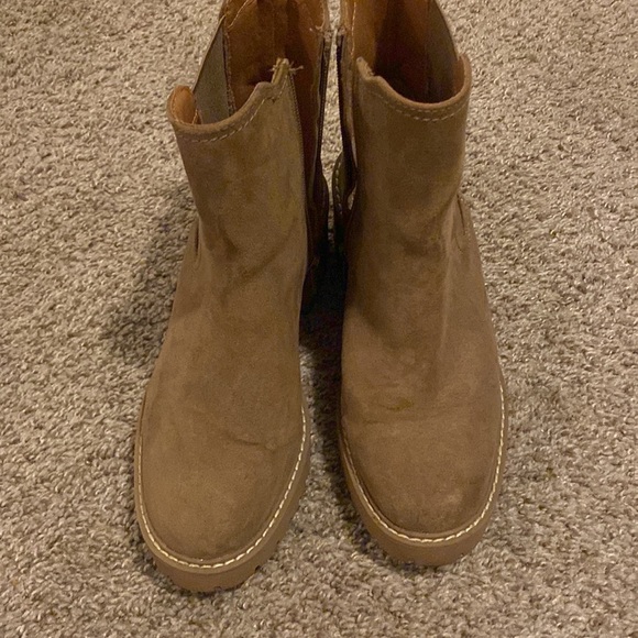 Tan suede fall boots - Picture 3 of 4